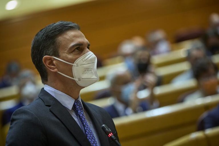 Sánchez defiende el esfuerzo «mínimo» que se pide a trabajadores y empresarios para asegurar las pensiones
