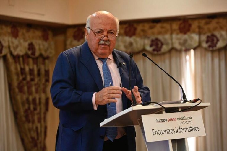 Andalucía pide «coordinación» a Sanidad con el certificado Covid para que las CCAA no hagan «de su capa un sayo»