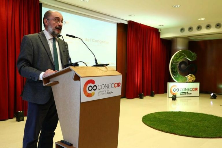 Lambán pide a Darias que adopte medidas para que las CCAA puedan implantar el pasaporte COVID