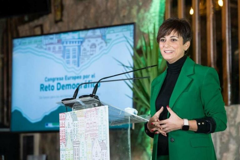 Rodríguez entiende la «preocupación» de las CCAA pero cree que «conviene» mantener los «consensos»