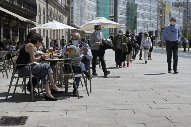 Certificado covid de nuevo en hostelería y más cribados: nuevas medidas en Galicia