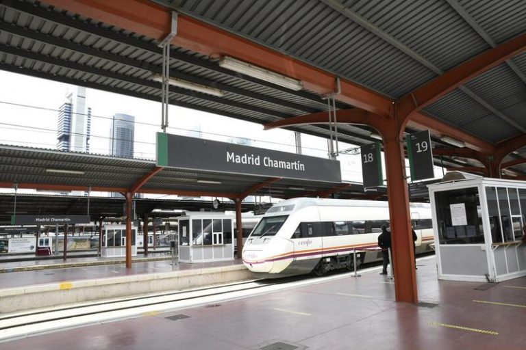Adif permitirá la llegada del AVE de Barcelona hasta Chamartín por 112 millones