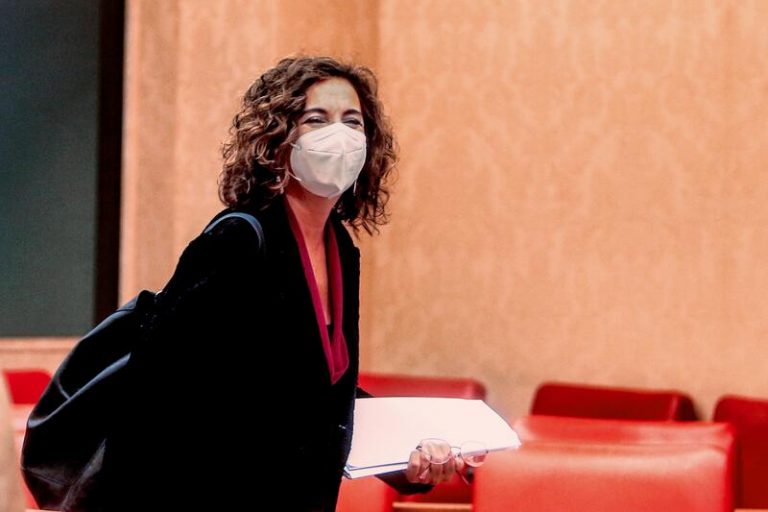 La Comisión de Hacienda y Función Pública eleva a Pleno la ley de interinos