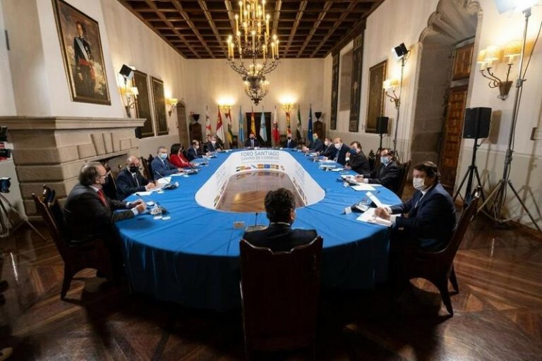 Mañueco ve en una financiación justa la base de la «justicia social»