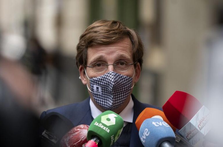 Almeida defiende que Casado fue a misa el 20N por «convicciones religiosas»
