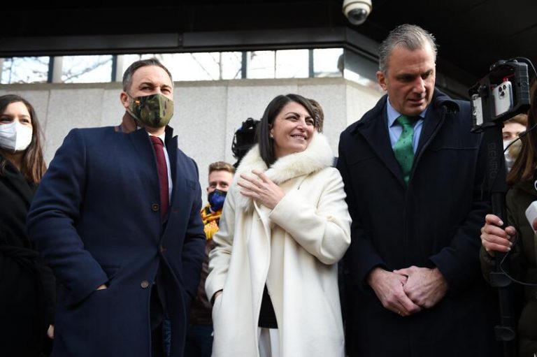 Abascal: «Se usan medidas más contundentes contra trabajadores desesperados que contra inmigrantes o separatistas»