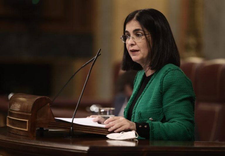 Darias defiende que los Presupuestos «blindan» la Sanidad