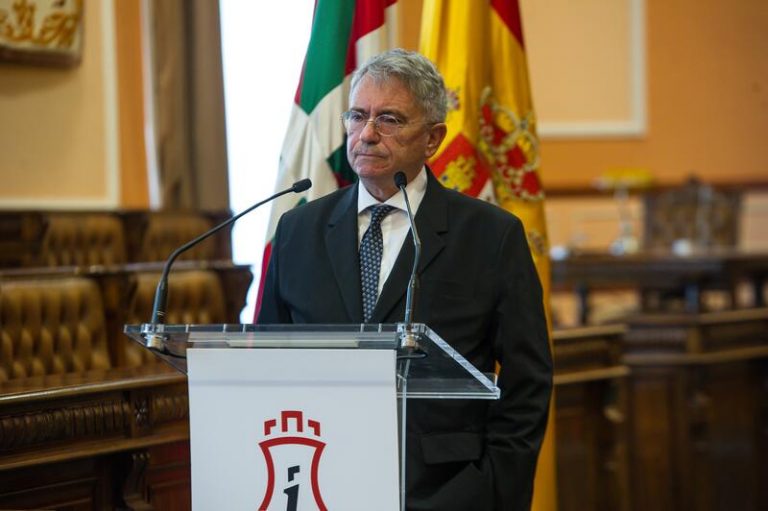 Repsol da entrada en su consejo a Emiliano López Achurra, presidente de Petronor
