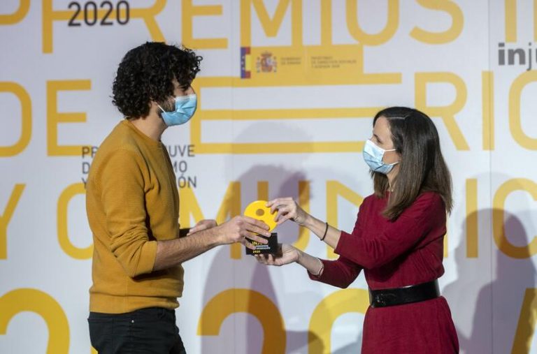 Belarra a los periodistas: «Sois cortafuegos contra la desinformación y las fake news»