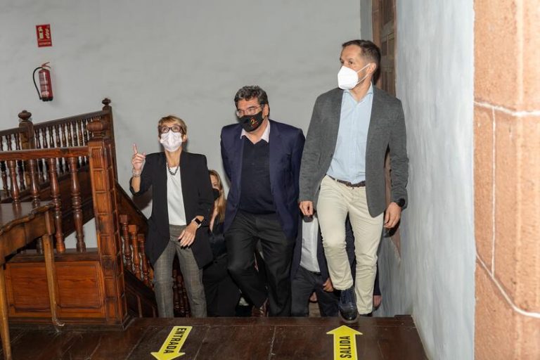 AMP.Erupción.- Escrivá garantiza ERTE y ayudas a autónomos en La Palma «el tiempo que sea necesario»