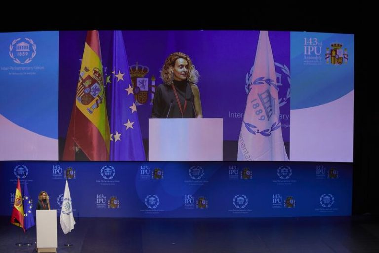 Batet emplaza a los políticos a defender la democracia frente la polarización
