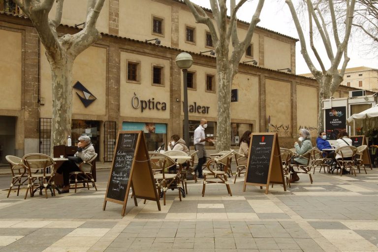 Baleares: Las medidas actuales «tendrían que ser suficientes» para evitar nuevas restricciones