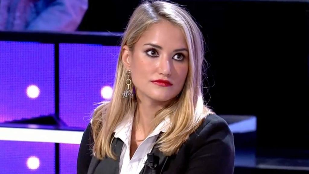 Sálvame: Los Motivos Del Programa Para Despedir A Alba Carrillo 22 Carrillo En Plato