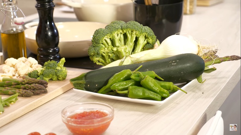El arroz con verduras de Chicote que te hará olvidar para siempre la paella