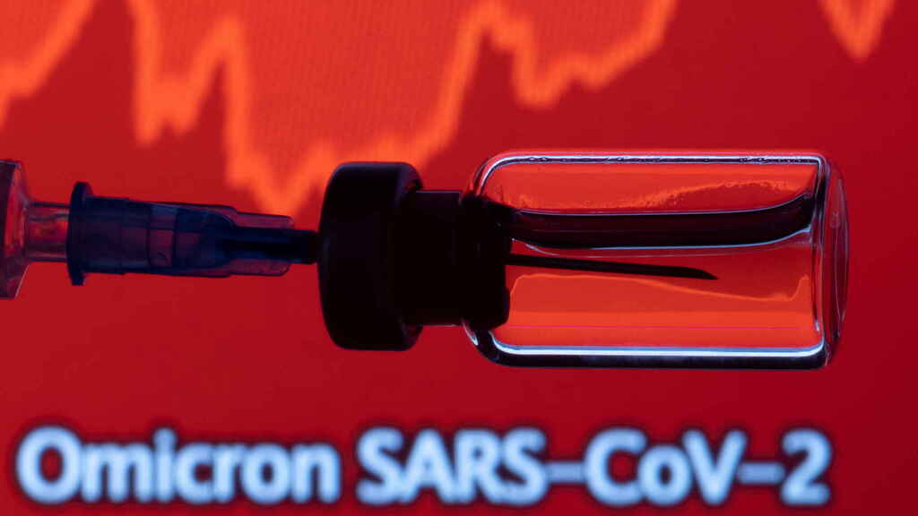 Cómo afecta la variante Ómicron si tienes la pauta completa de vacunación