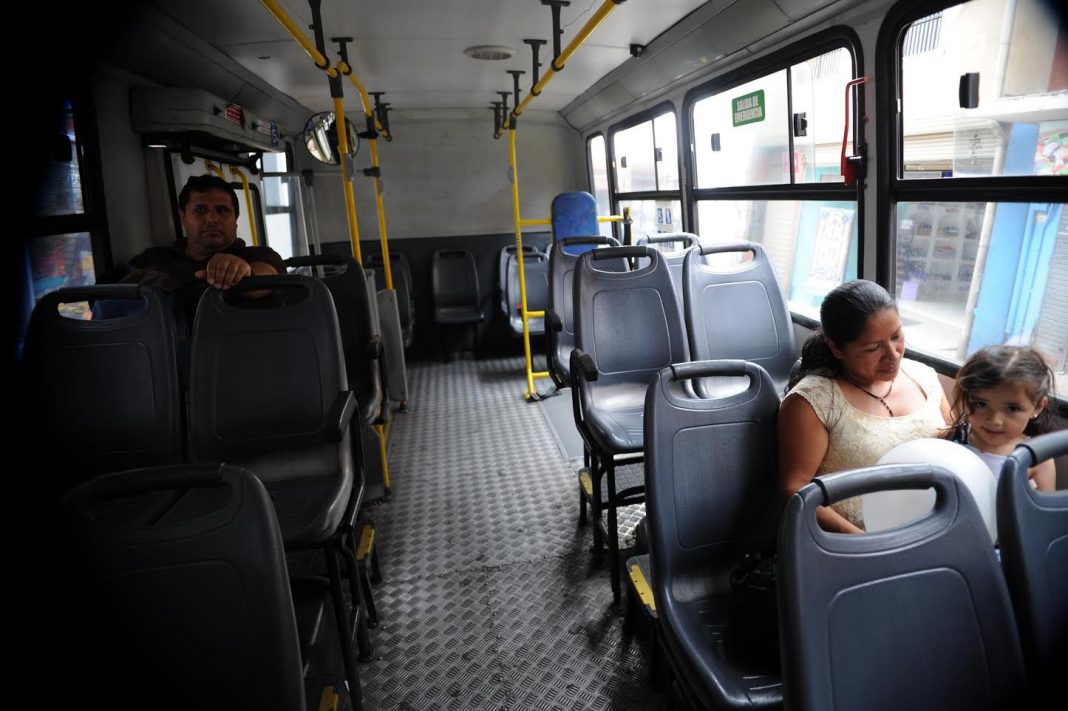 Cuál es el asiento más seguro en un autobús