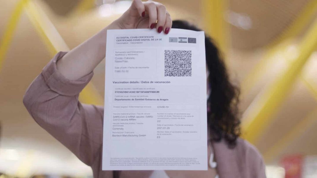 Del pasaporte Covid al certificado: Estos son los documentos necesarios que necesitas para viajar