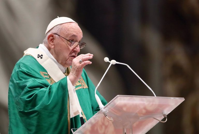 El Papa denuncia las «condiciones de vida similares a la esclavitud» de las que escapan los migrantes