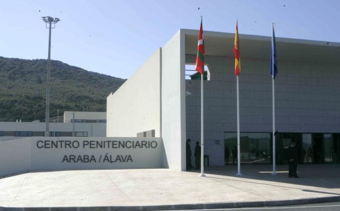 Gobierno Vasco da luz verde al preacuerdo sobre las condiciones laborales transitorias del personal de prisiones