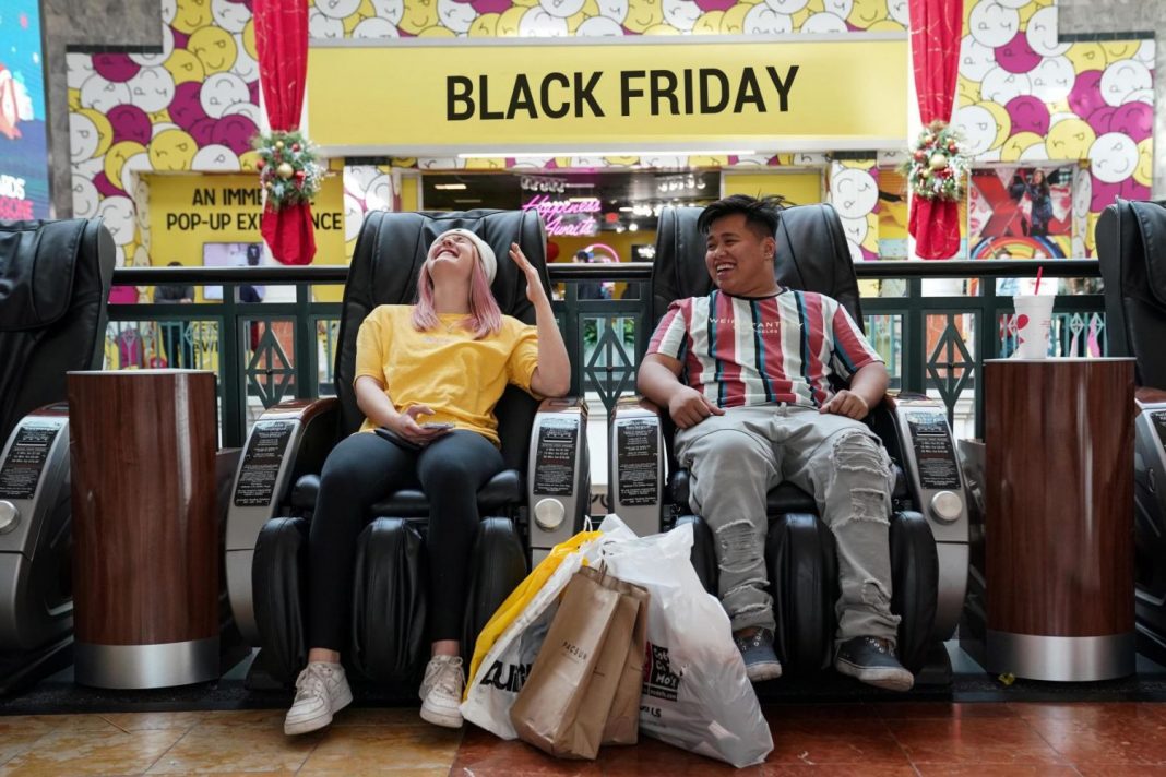 La práctica de muchos negocios que te hace no ahorrar nada en el Black Friday