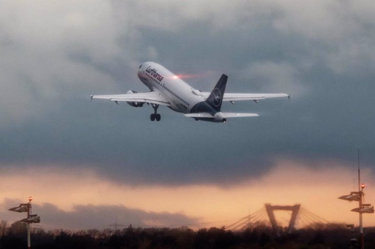Lufthansa pierde 1.800 millones hasta septiembre, un 66% menos