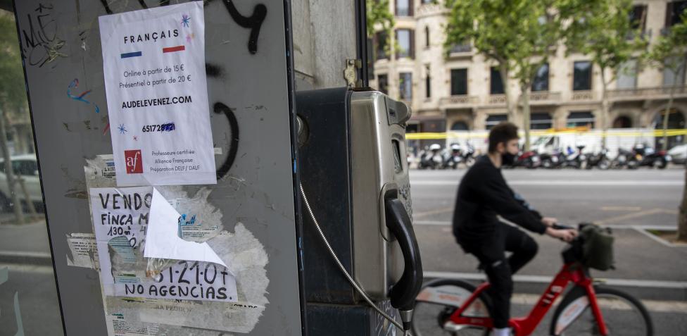 No creerás dónde existen aún cabinas telefónicas