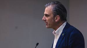Ortega Smith asegura que la «guerra» por la unidad de España «la van a perder Otegi y Sánchez»