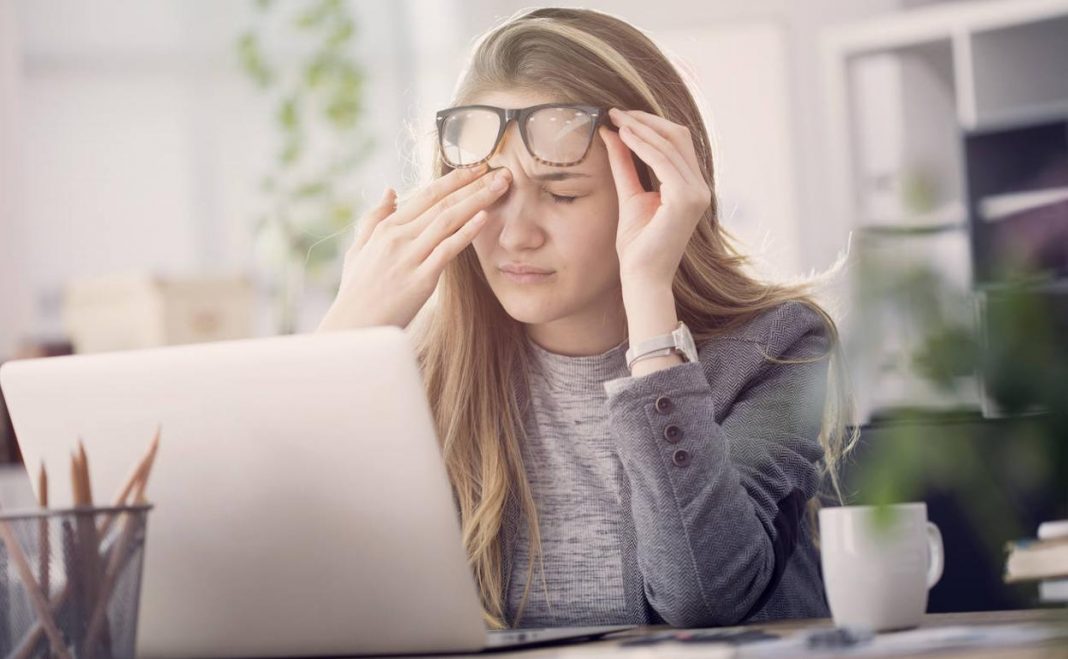 Qué hacer para cuidar tus ojos si pasas más de 8 horas frente a las pantallas