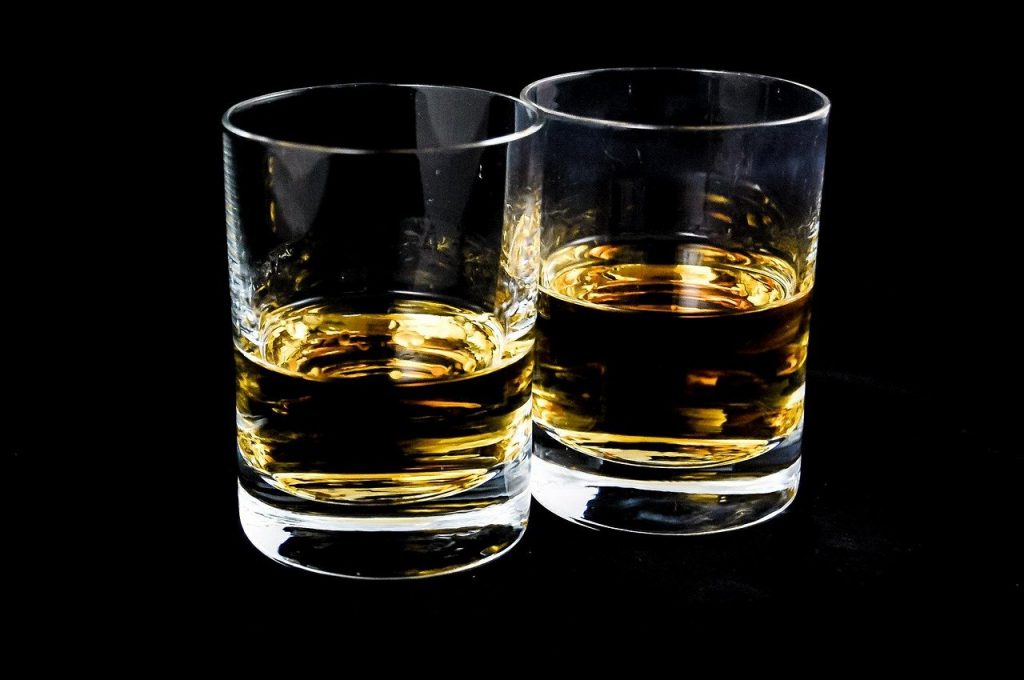 whisky: cómo hacerla y conseguir que sepa igual que la de marca