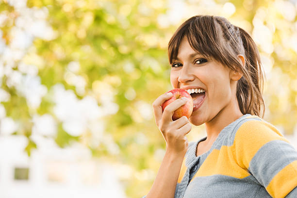 Comer Manzana