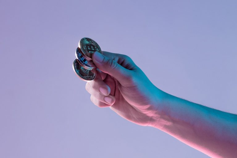 Este es el motivo por el que unas criptomonedas valen más que otras