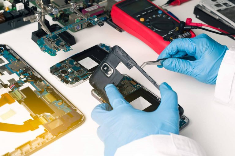 La compañía Repuestos Tic repara móviles Xiaomi