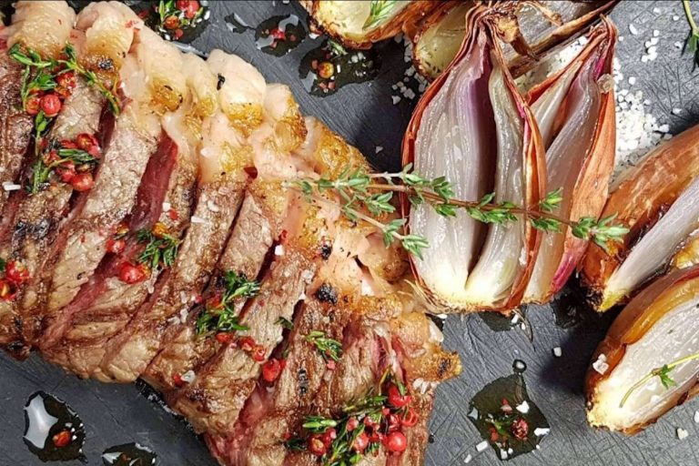 Encontrar proveedores locales y productos de km 0 es posible en la cocina de Vic Brasería BCN, especializado en brasa catalana