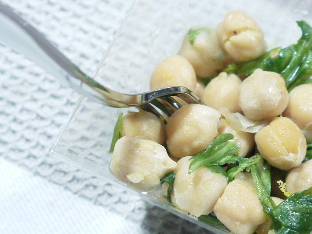 La Receta Tradicional De Unos Garbanzos Con Bacalao Con El Sabor De Siempre