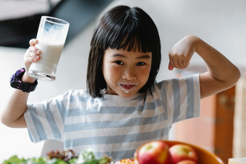 Las Enfermedades Que Puedes Evitar Si Tomas Un Vaso De Leche Al Día