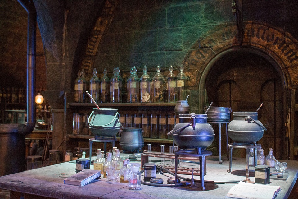 Mesa con decoración especial de Harry Potter