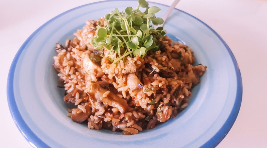Risotto a la parmesana: los pocos ingredientes de un plato consistente