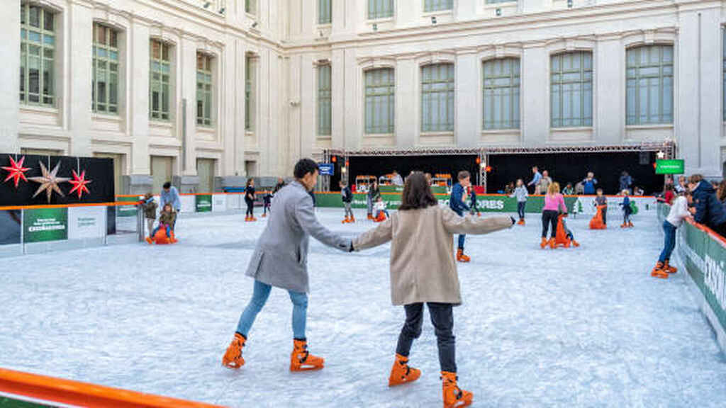 Patinaje Sobre Hielo En Distritos De Madrid-Centro