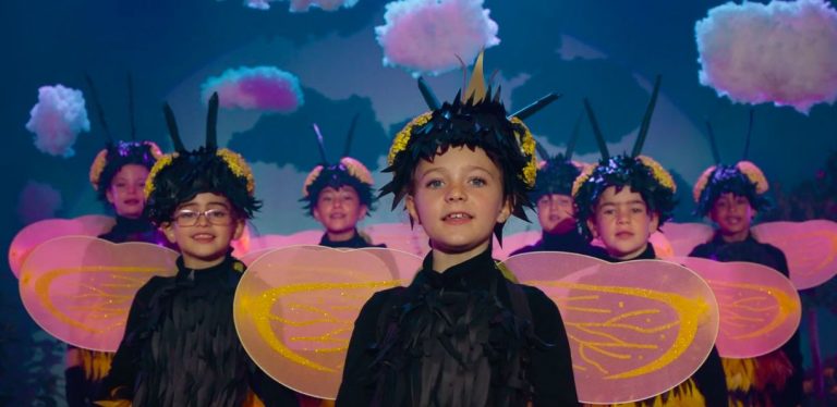 El villancico de unos niños para salvar a las abejas se convierte en viral