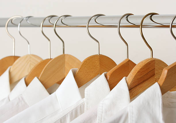 ¿Realmente se puede quitar el desteñido de una camisa blanca?