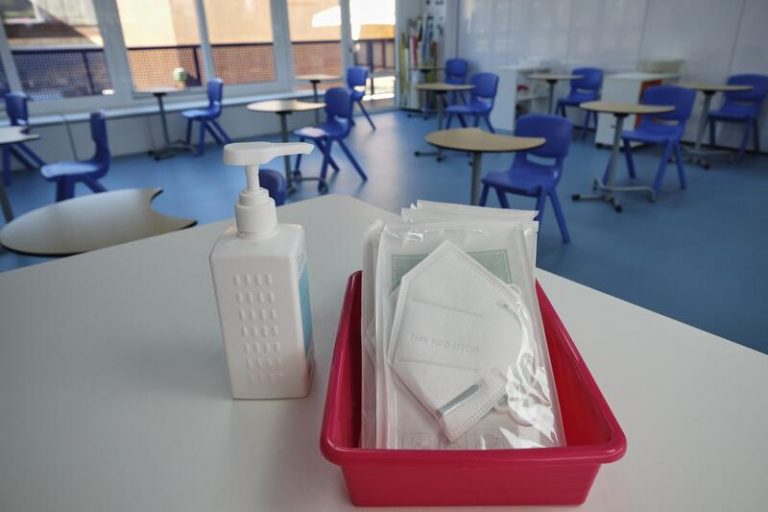 Valencia pide ayuda a centros educativos para promover la prevención antiCovid
