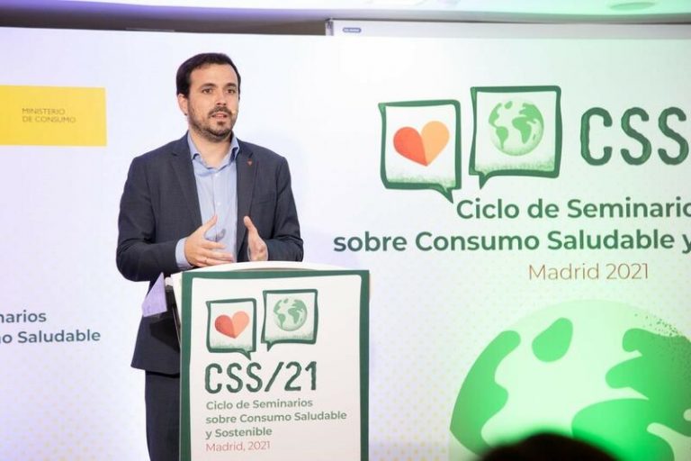 Garzón insta a «erradicar» los comportamientos sexistas existente en la publicidad infantil