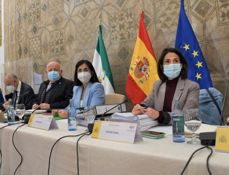 Darias no ve necesaria la vacunación obligatoria en España