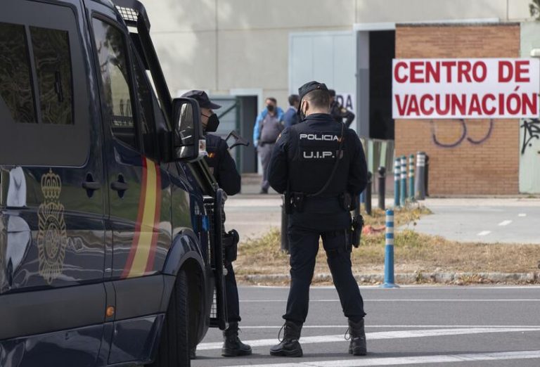 El TSJC sentencia que el plan de vacunación del Govern discriminó a Policía y Guardia Civil
