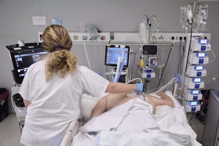 Madrid notifica 1.502 casos Covid, 1.077 y cinco fallecidos