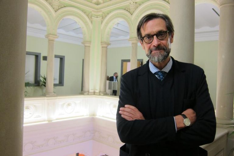 El presidente del Comité de Bioética no ve «ni necesaria ni conveniente» la vacunación obligatoria en España