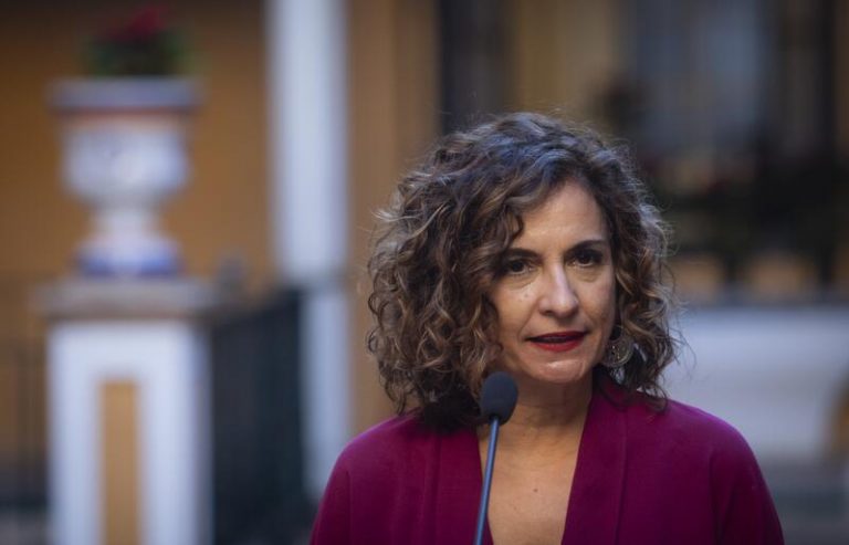 Montero reprocha a Andalucía que haga «victimismo y confrontación» en financiación
