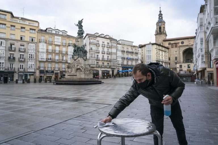 España encara el puente con una incidencia de 248 y 7 CCAA pidiendo pasaporte Covid