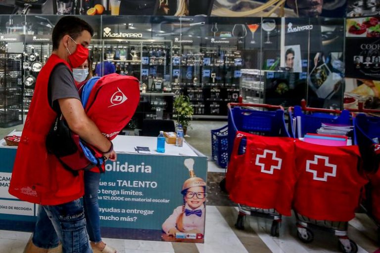 Más de 2,7 millones de personas hacen voluntariado en España