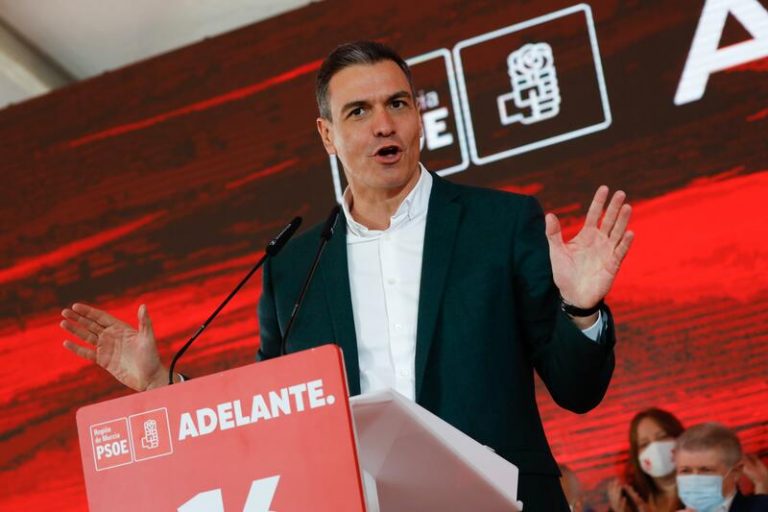 Sánchez afirma que la Constitución es la «hoja de ruta» del Gobierno